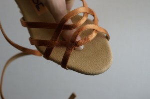 うっすらと影が見えますか?インソールが入っています。